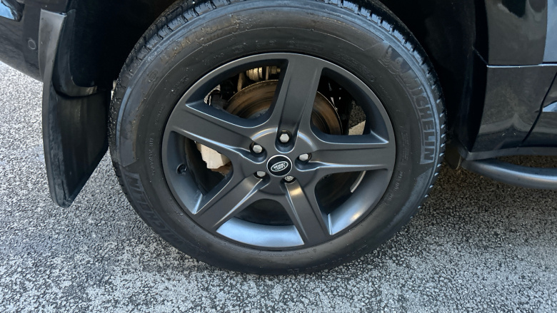 Land Rover Defender 3.0 D250 X-Dynamic SE 90 3dr Auto Diesel Estate